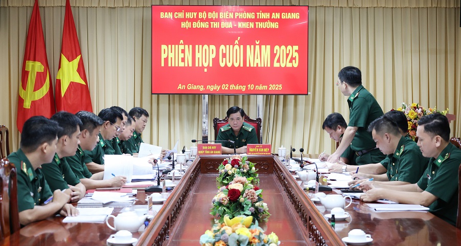 Quang cảnh phiên họp.