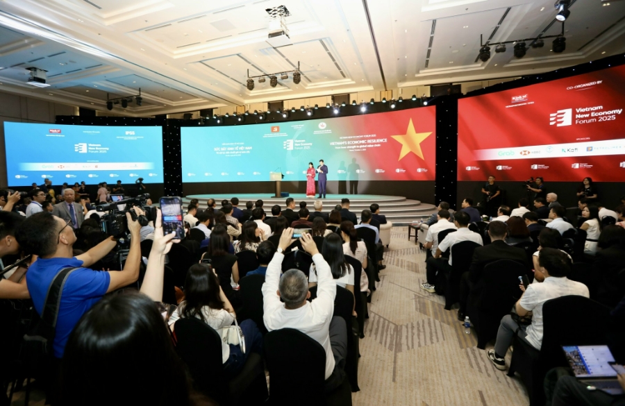 To&agrave;n cảnh diễn đ&agrave;n Kinh tế mới Việt Nam