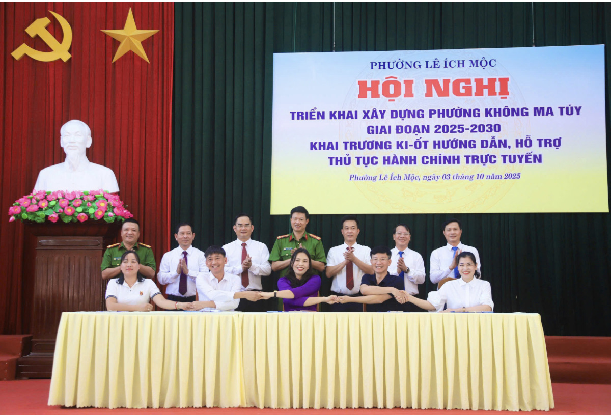 Ký kết giao ước thi đua xây dựng phường không ma túy. Ký kết giao ước thi đua xây dựng phường không ma túy.