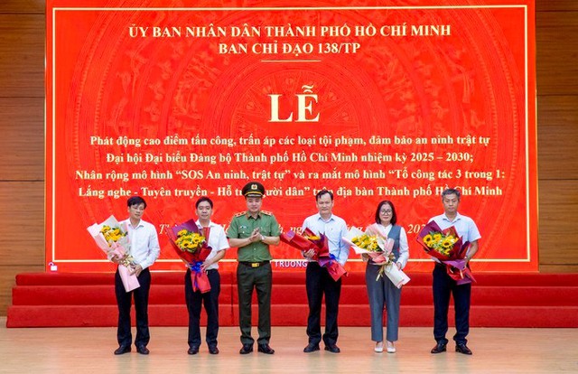 TP. HCM tuyên truyền mô hình ‘Tổ công tác 3 trong 1: Lắng nghe - Tuyên truyền - Hỗ trợ người dân’