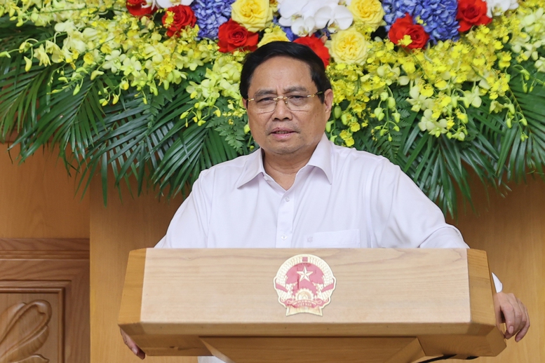 Thủ tướng cũng lưu ý công tác chuẩn bị, ứng phó với cơn bão số 11 vừa xuất hiện trên biển Đông