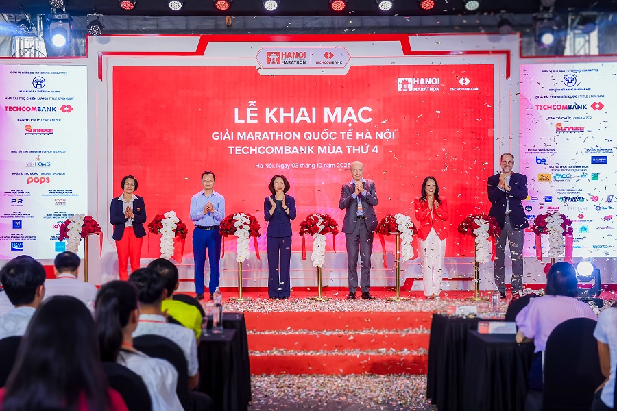 Khai mạc Giải Marathon Quốc tế Hà Nội Techcombank Mùa thứ 4