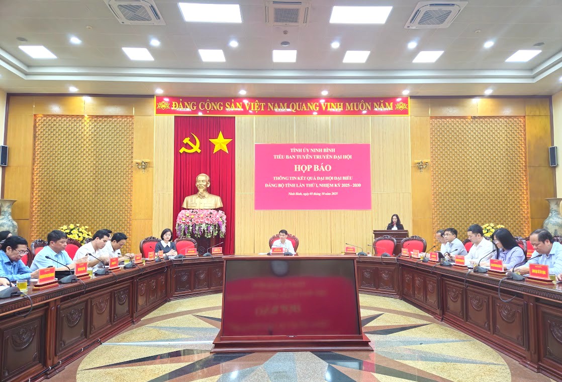 Quang cảnh buổi họp báo