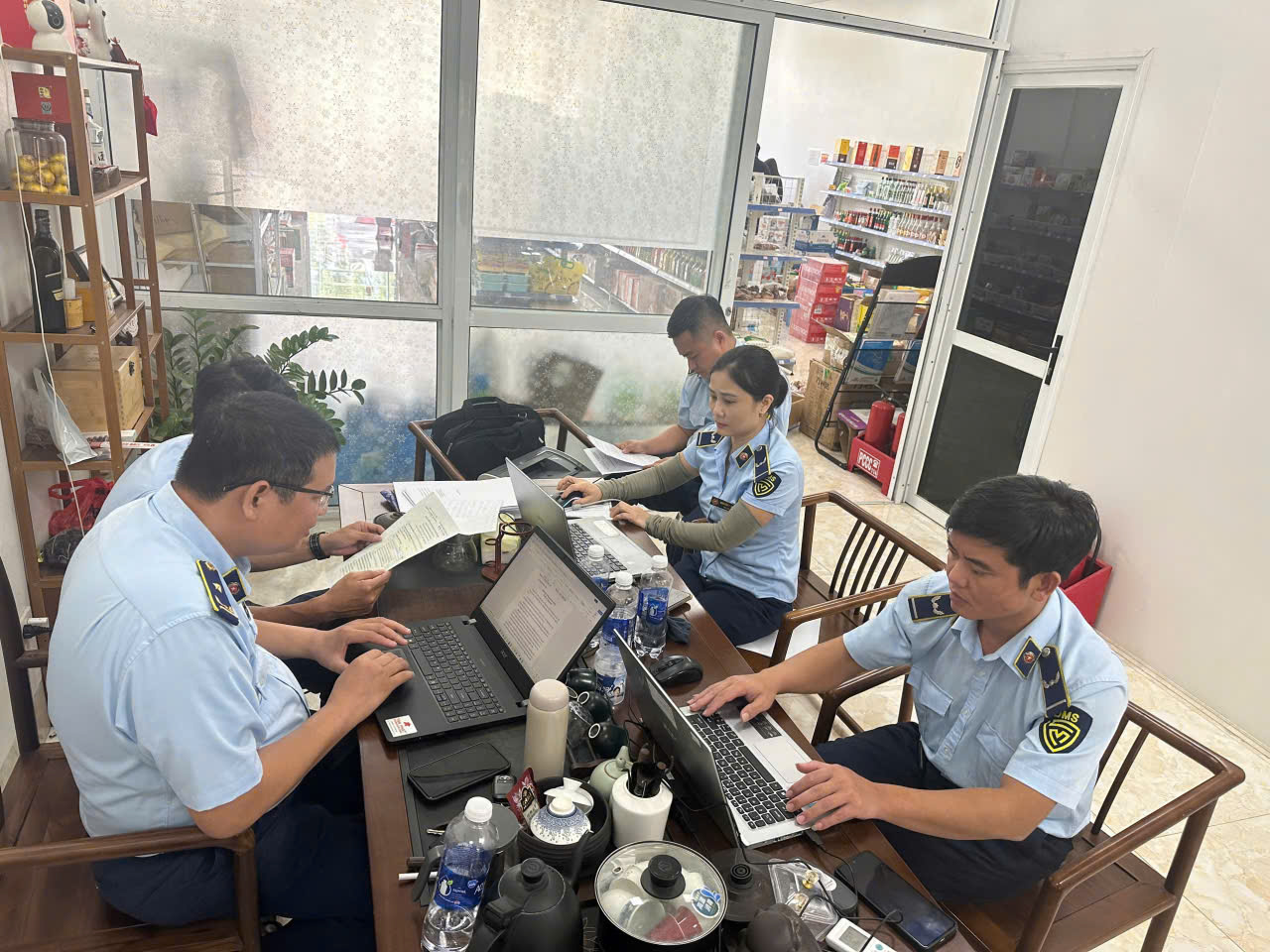 Ninh Bình: Xử phạt hộ kinh doanh vi phạm an toàn thực phẩm và bán hàng không rõ nguồn gốc