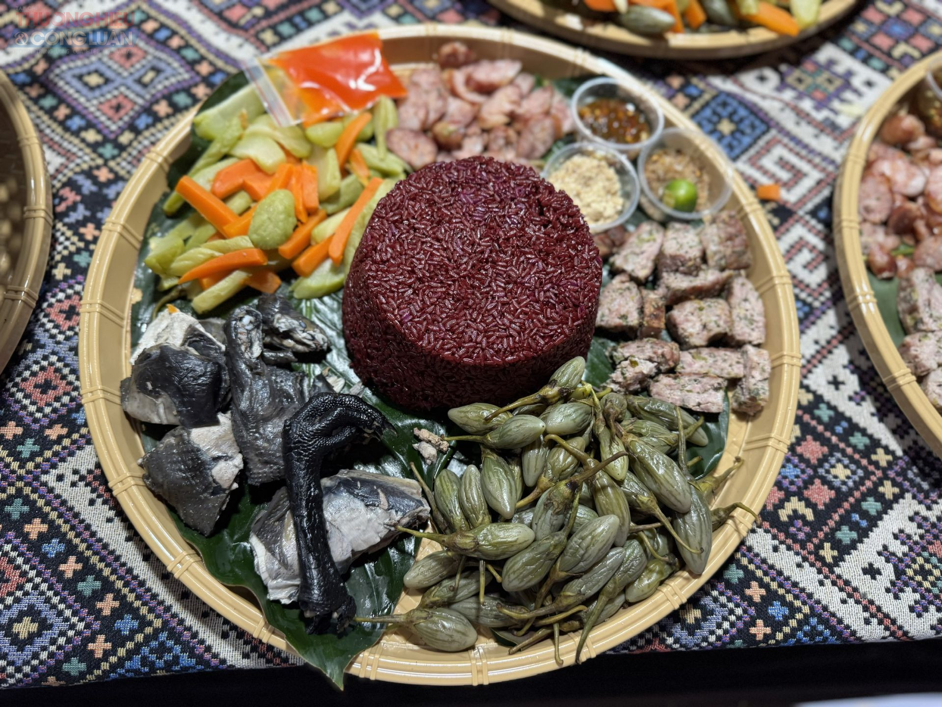 Những món ngon mang hương vị núi rừng của gian hàng đến từ tỉnh Sơn La