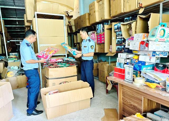 Đà Nẵng: Kiểm tra, xử phạt 3 cơ sở kinh doanh đồ chơi trẻ em không rõ nguồn gốc