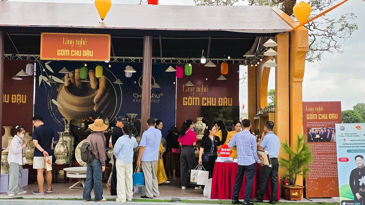 Các doanh nghiệp, HTX tham gia tuần lễ văn hóa, du lịch và xúc tiến thương mại tại lễ hội mùa Thu Côn Sơn - Kiếp Bạc.