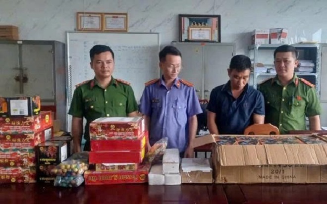 Đối tượng Phan Thành Minh cùng tang vật