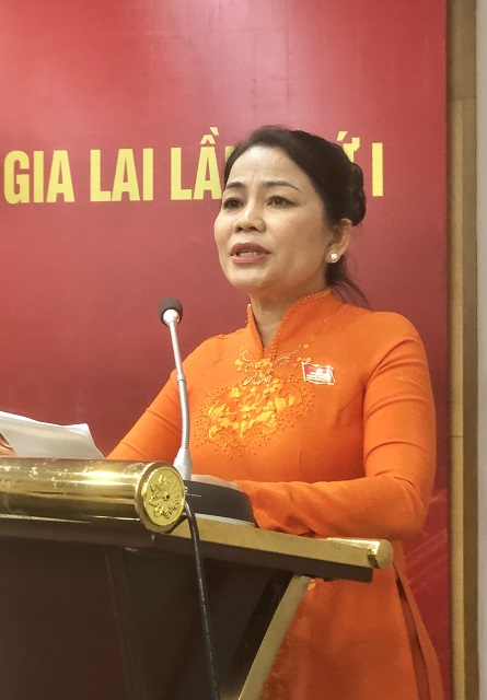 Bà Nguyễn Thị Phong Vũ thông tin về kết quả của Đại hội. Ảnh: VH