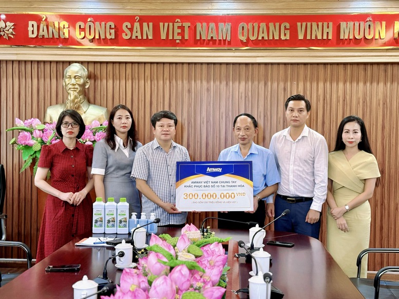 Báo điện tử Chính phủ và Amway Việt Nam chung tay khắc phục hậu quả bão số 10 tại Thanh Hóa và Nghệ An