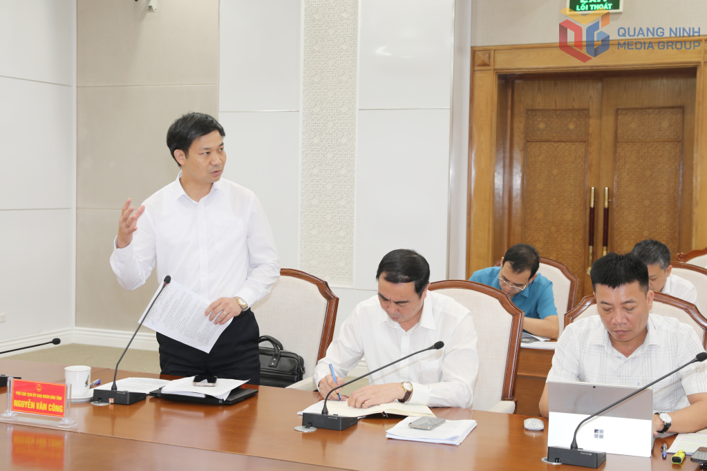 Ông Nguyễn Văn Công, Phó Chủ tịch UBND tỉnh Quảng Ninh phát biểu tại cuộc họp. Ông Nguyễn Văn Công, Phó Chủ tịch UBND tỉnh Quảng Ninh phát biểu tại cuộc họp.