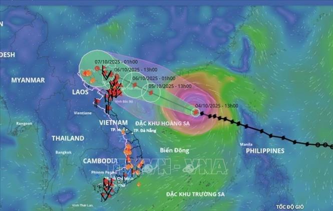 Bão số 11 Matmo tiến vào Vịnh Bắc Bộ, cảnh báo gió mạnh và mưa lớn