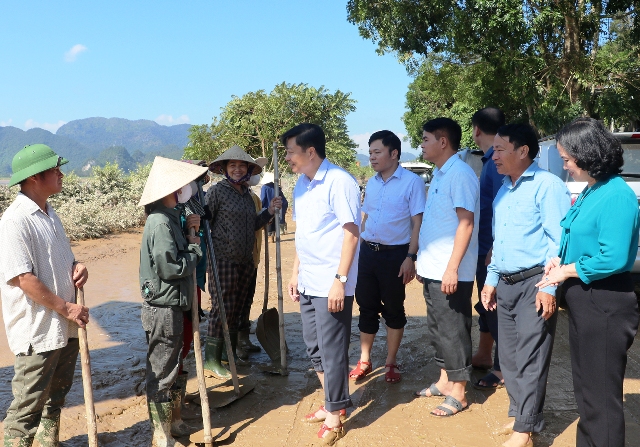 Nghệ An: Chủ tịch UBND tỉnh trực tiếp chỉ đạo khắc phục hậu quả bão số 10 tại các địa phương