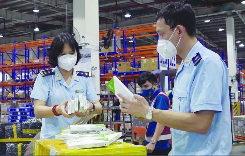 Lực lượng Hỉa quan khi vực I kiểm tra hàng hóa vi phạm Lực lượng Hỉa quan khi vực I kiểm tra hàng hóa vi phạm