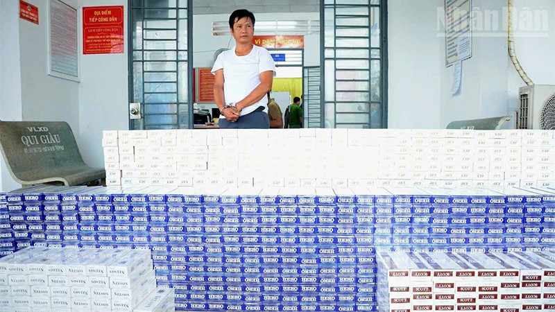 Đồng Tháp triệt phá vụ vận chuyển hơn 11.000 bao thuốc lá lậu