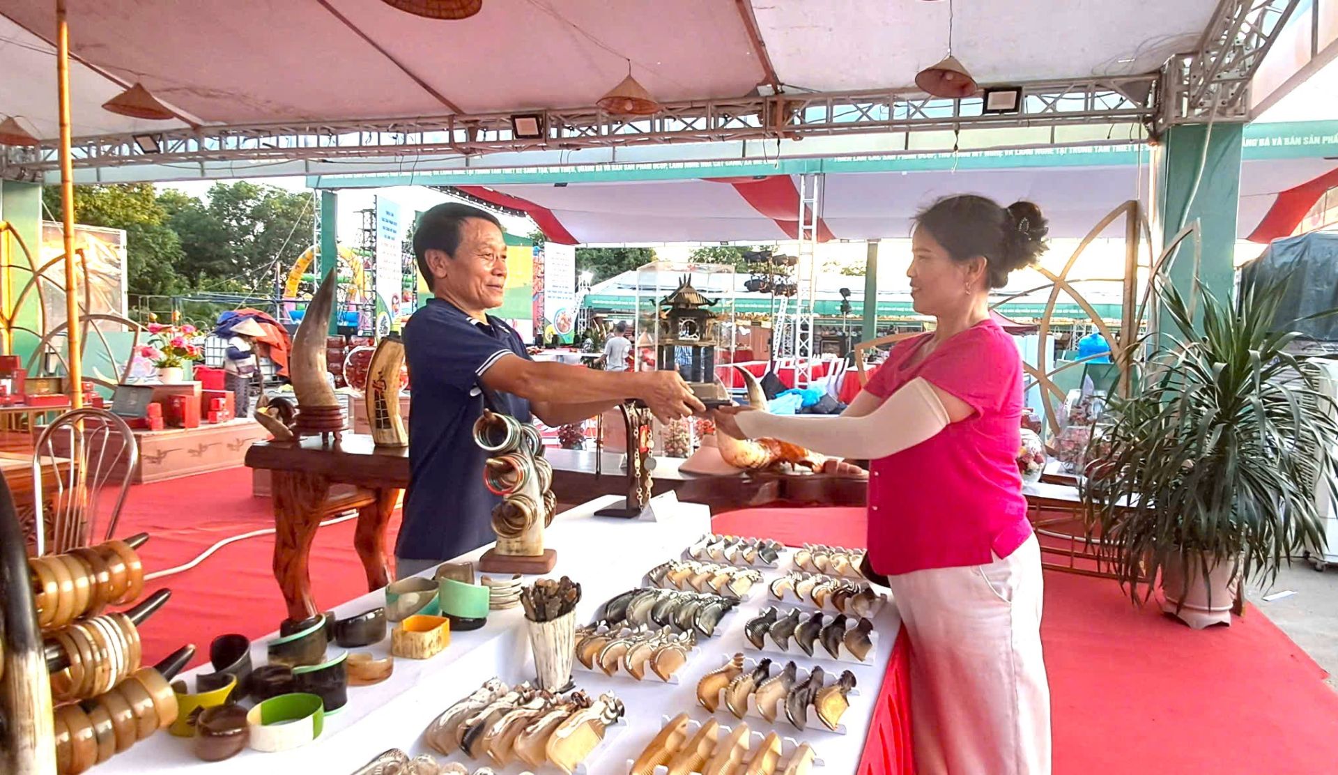 Triển lãm và Phiên chợ Việt tại Mê Linh 2025 được xem là điểm mở đầu trong chuỗi hoạt động quảng bá sản phẩm OCOP và làng nghề.