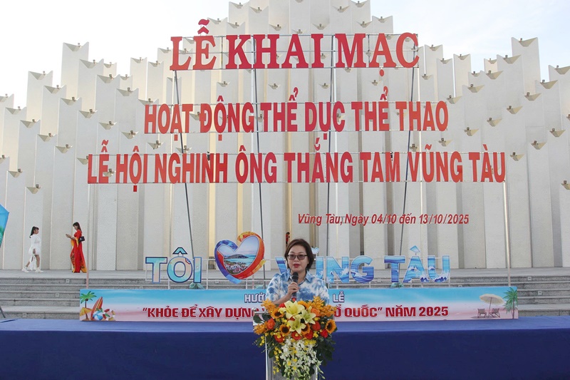 Bà Trần Thị Bích Vân, Phó Chủ tịch UBND phường Vũng Tàu phát biểu khai mạc