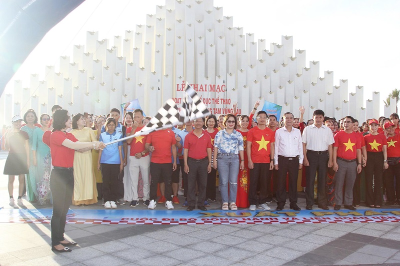 Đi bộ đồng hành khởi đầu cho chuỗi sự kiện