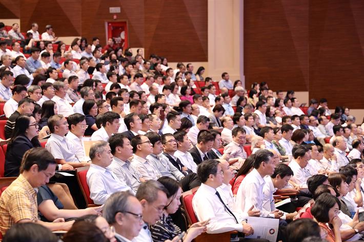 Bộ GD&ĐT công bố Dự thảo Thông tư quy định chuẩn nghề nghiệp giảng viên đại học, trong đó đề xuất bỏ hoàn toàn chức danh “trợ giảng” và loại bỏ việc phân hạng giảng viên (hạng I, II, III). - Ảnh minh họa