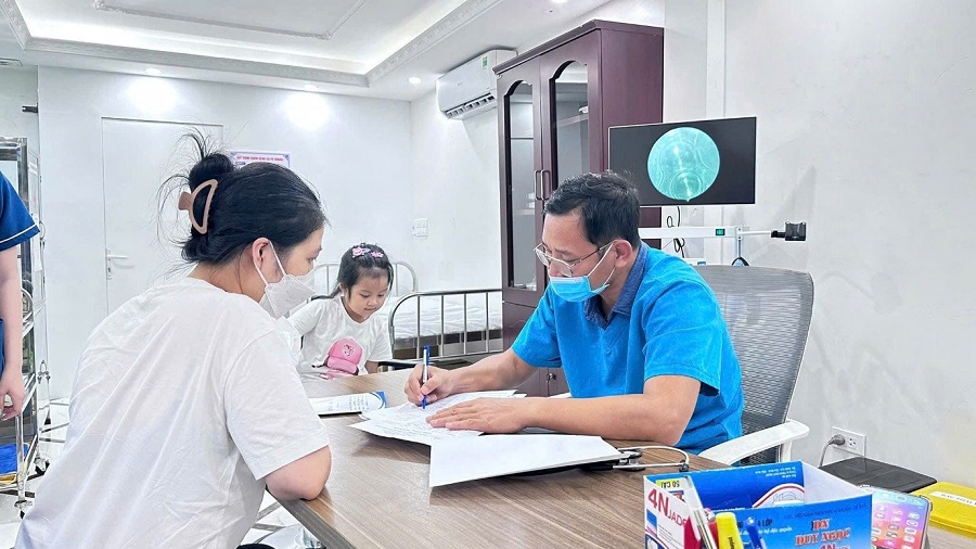 Những ca trực online thầm lặng của bác sĩ trẻ thời hậu Covid-19