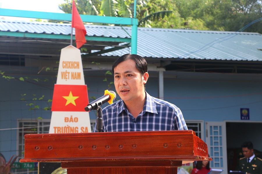 Ông Tống Thành Giang, Phó Chủ tịch UBND phường Tịnh Biên phát biểu tại chương trình