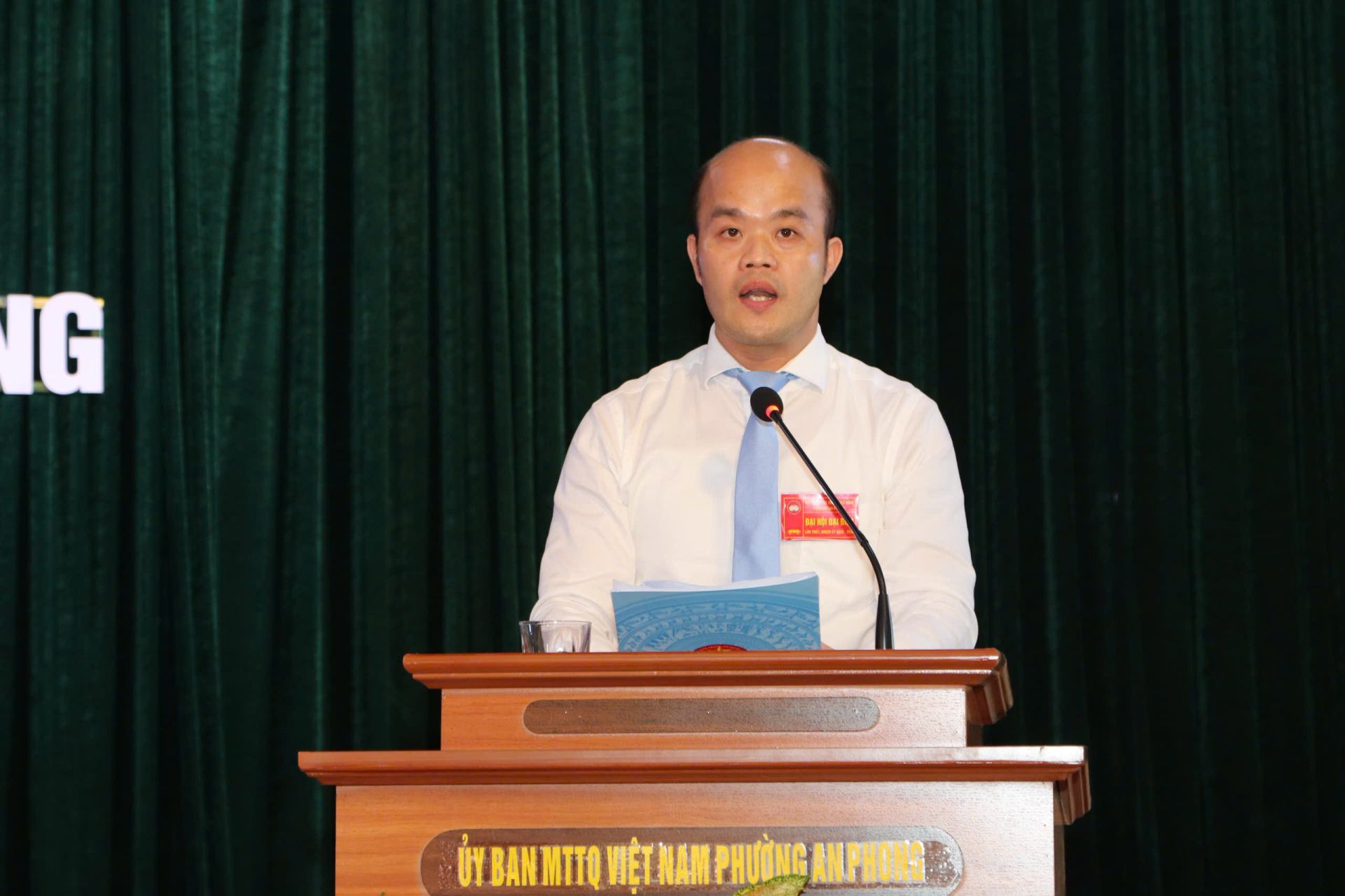 Đồng chí Hoàng Văn Hậu, Chủ tịch Ủy ban MTTQ phường phát biểu khai mạc Đại hội.