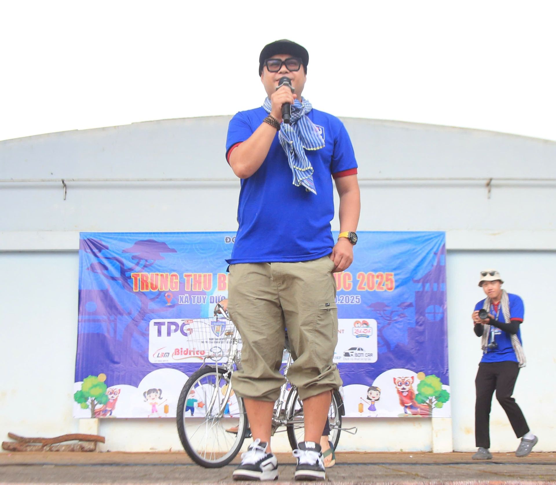 Nhà báo Nguyễn Hiền Đức - Chủ nhiệm Câu lạc bộ Vì Cộng Đồng.