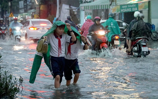 Hà Nội ứng phó bão số 11: Khuyến khích làm việc trực tuyến, chủ động cho học sinh nghỉ học