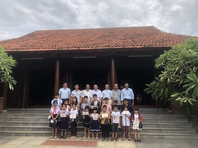 Quang cảnh Chương trình “Tặng quà Trung thu – 2025” do Hội đồng họ Phạm tỉnh Gia Lai tổ chức. Ảnh: Viết Hiền