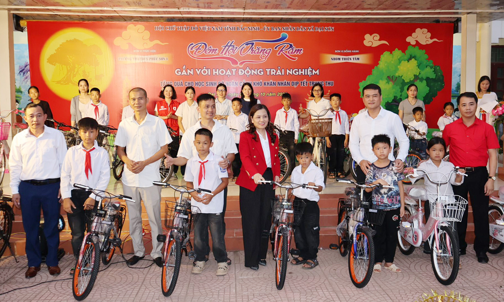 Bắc Ninh: Hội Chữ thập đỏ tỉnh tặng quà cho thiếu nhi khó khăn nhân dịp Trung thu 2025