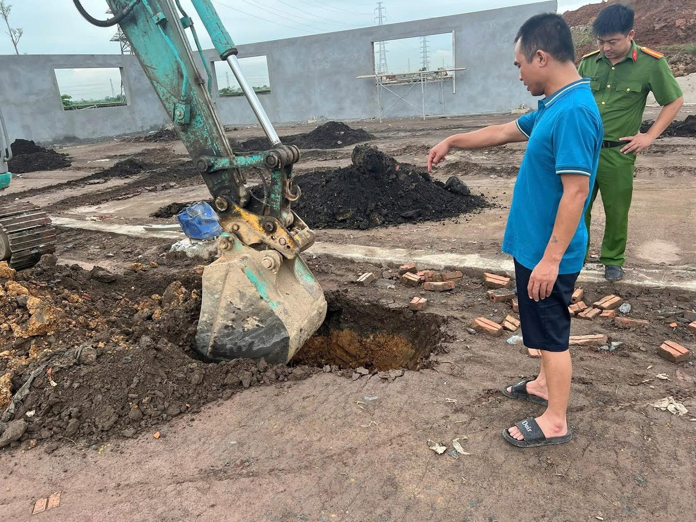 Giám đốc công ty xử lý rác ở Hải Phòng bị bắt vì chôn lấp hàng nghìn tấn chất thải