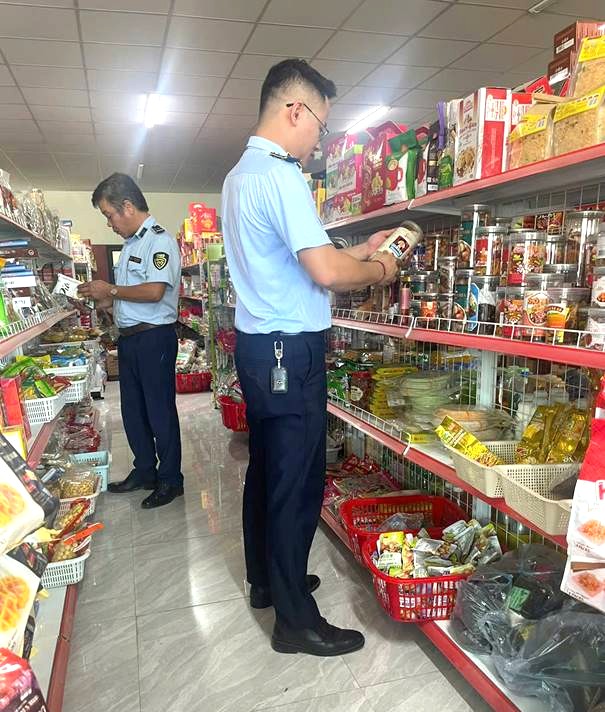 Lực lượng QLTT Ninh Bình tăng cường kiểm tra hàng hóa