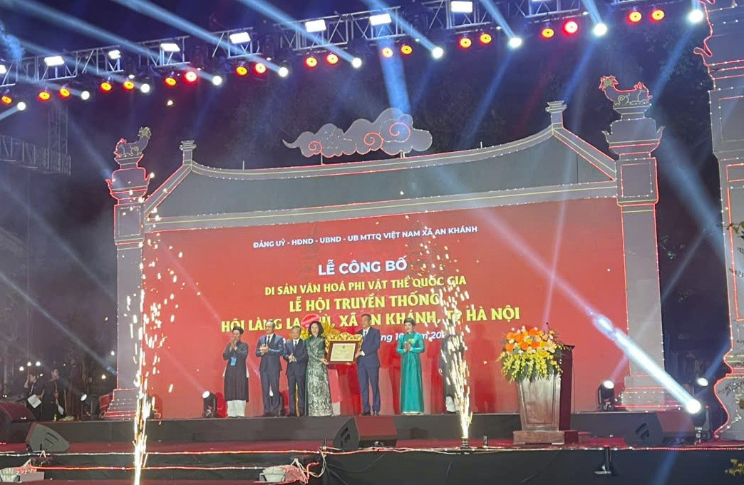 Lễ hội làng La Phù chính thức được công nhận Di sản Văn hóa phi vật thể quốc gia