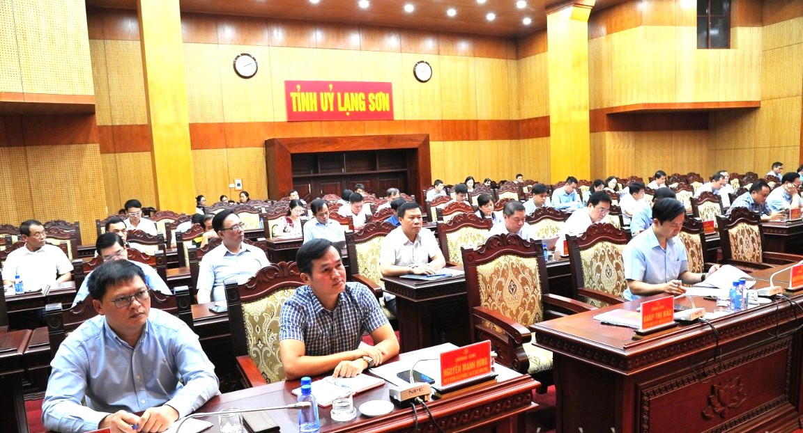 Các đại biểu tham dự hội nghị Các đại biểu tham dự hội nghị