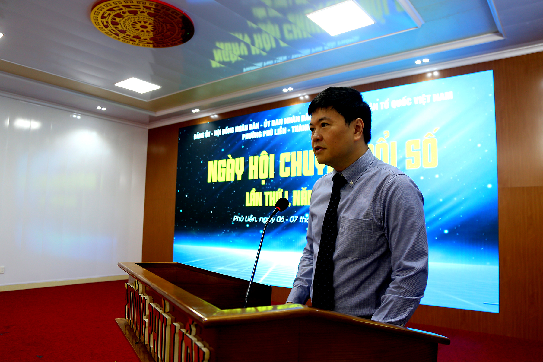 Phó Chủ tịch UBND thành phố Hoàng Minh Cường phát biểu tại Ngày hội Chuyển đổi số phường Phù Liễn.