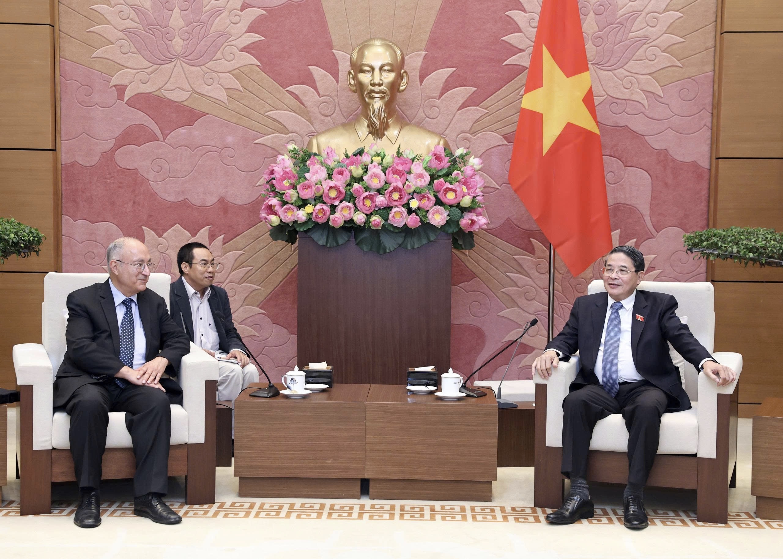 Ph&oacute; Chủ tịch Quốc hội Nguyễn Đức Hải tiếp TS. Kambiz Ghawami, Chủ tịch Tổ chức hỗ trợ Đại học Thế giới, Cộng h&ograve;a Li&ecirc;n bang Đức (WUS)