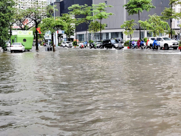 Bộ Công Thương ban hành công điện khẩn ứng phó với mưa lũ lớn do hoàn lưu bão số 11 gây ra