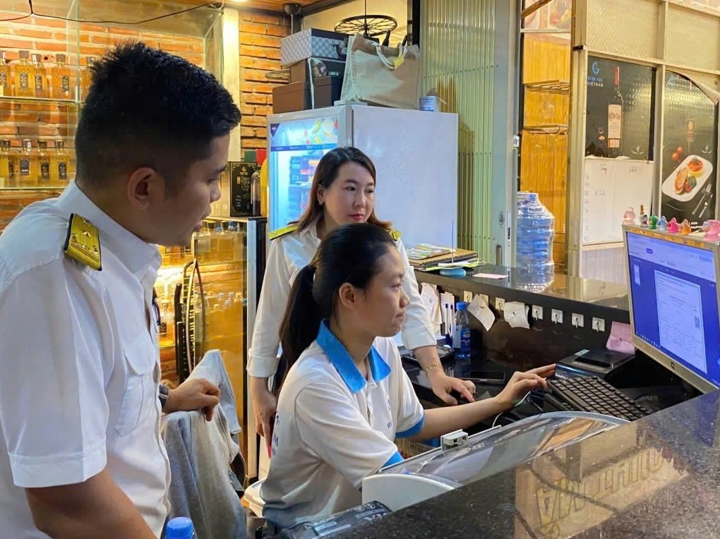 Hoạt động nghiệp vụ của công thức Thuế tỉnh Vĩnh Long. Ảnh: Hoàng Dương Hoạt động nghiệp vụ của công thức Thuế tỉnh Vĩnh Long. Ảnh: Hoàng Dương