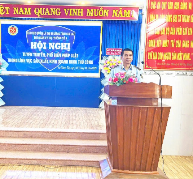 Ông Nguyễn Vũ Bi phát biểu ý kiến tại Hội nghị. Ảnh: QLTTGL