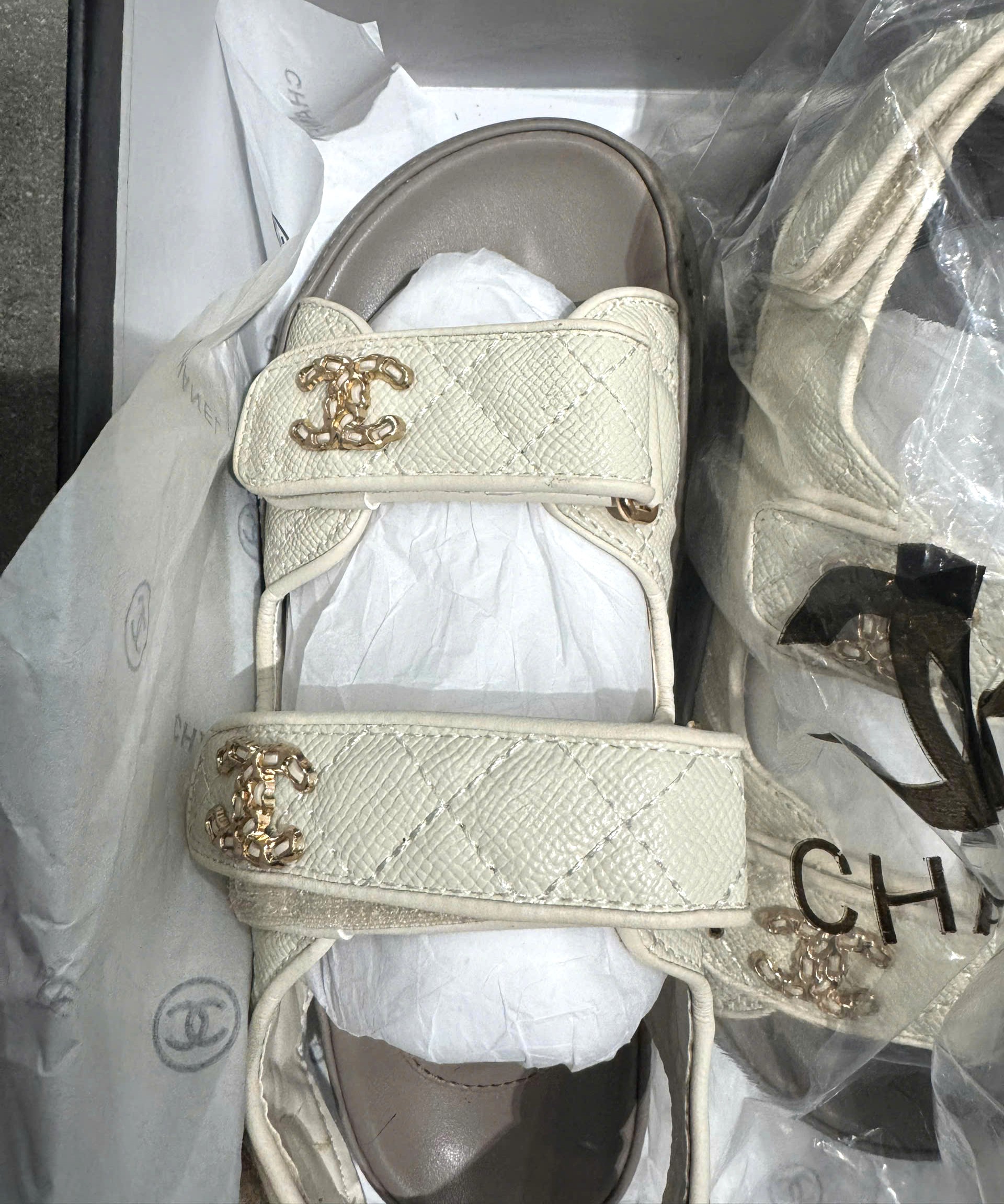 Sản phẩm giáp giả mạo bị tạm giữ