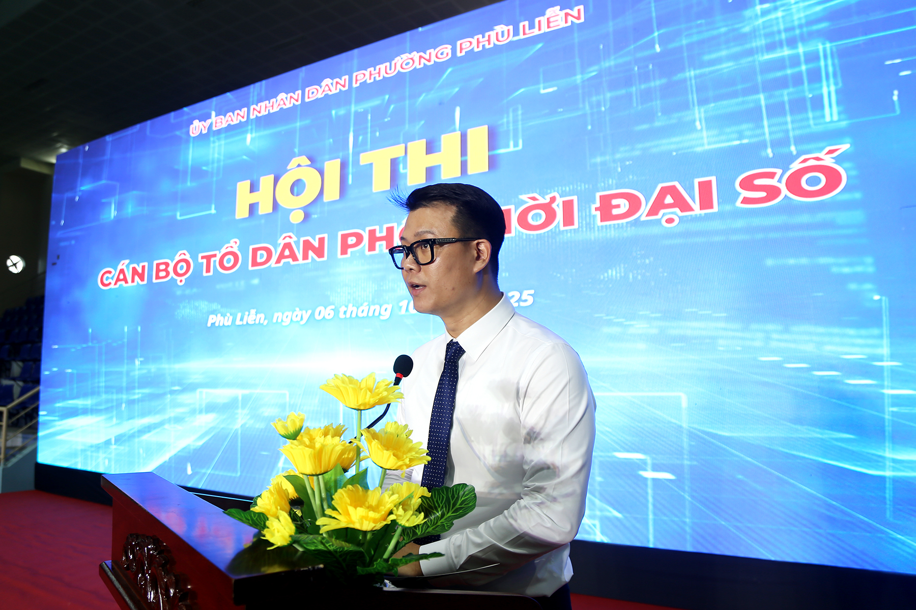 Ph&oacute; Chủ tịch UBND phường Trần Quang Hưng ph&aacute;t biểu khai mạc Hội thi.