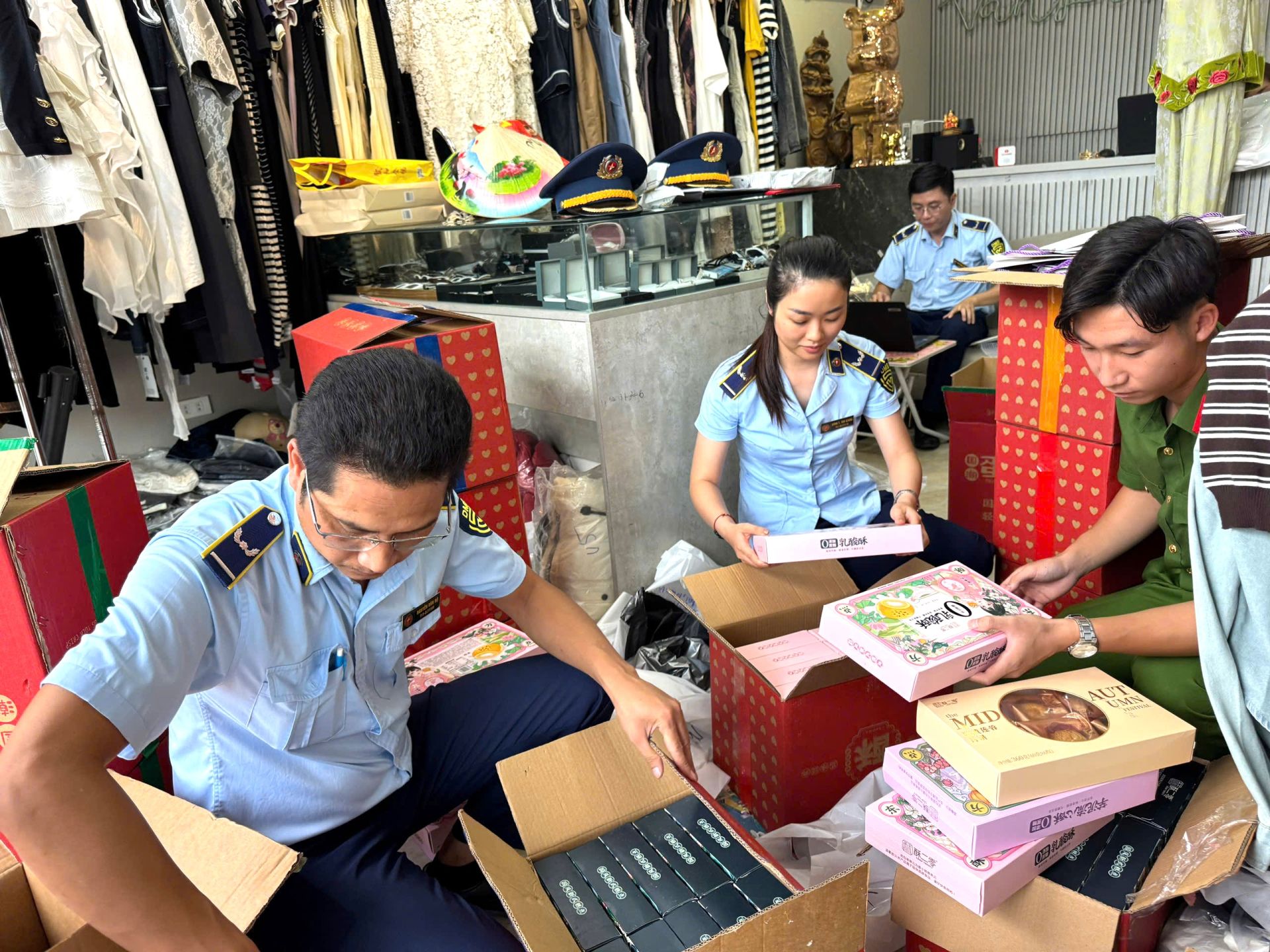 Tăng cường kiểm tra hàng hóa vi phạm