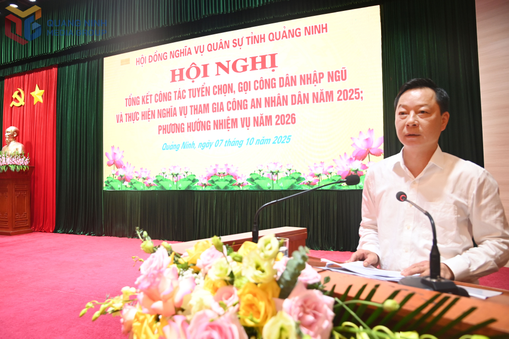 Ông Lê Văn Ánh, Phó Chủ tịch UBND tỉnh Quảng Ninh phát biểu tại hội nghị.