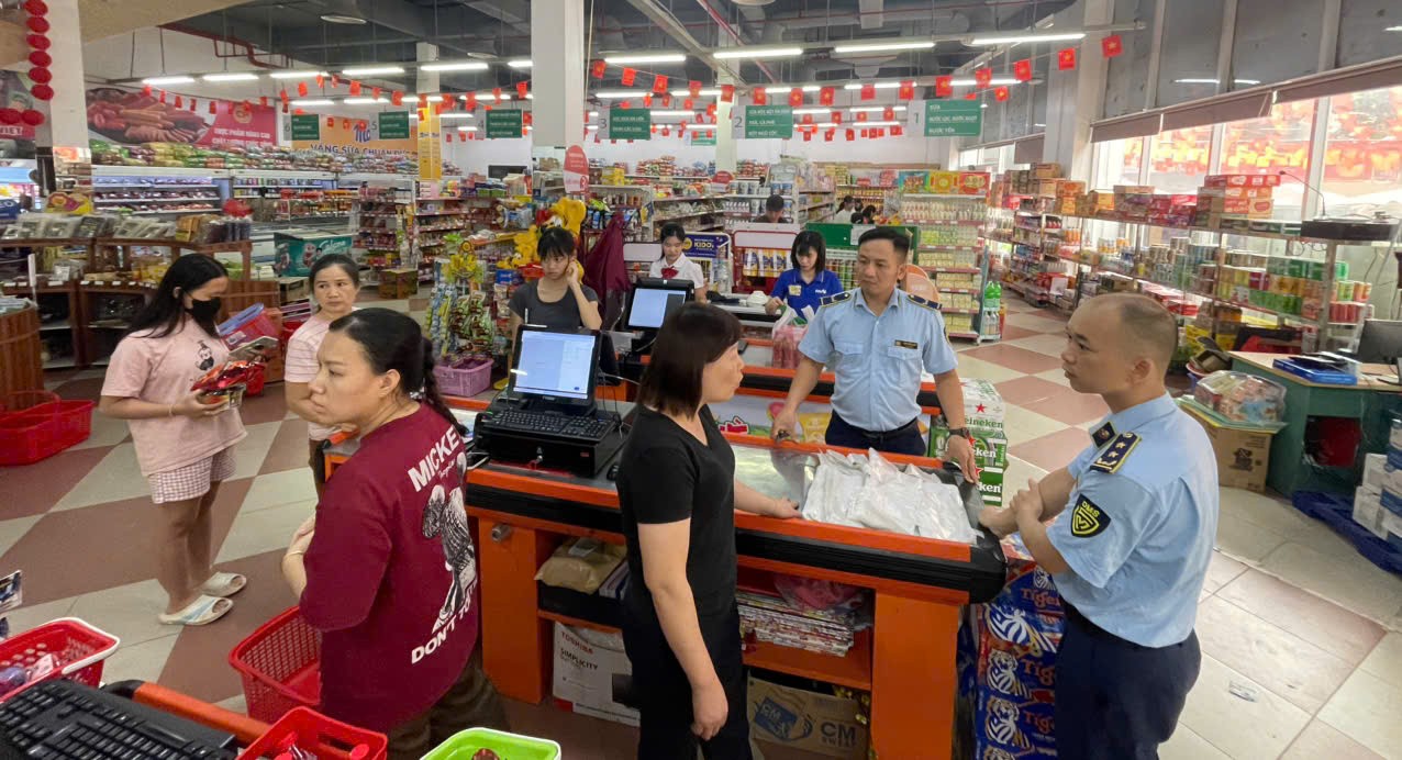 Tăng cường kiểm tra, kiểm soát thị trường