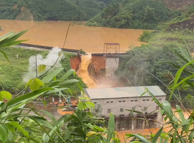 Vỡ đập thủy điện ở Lạng Sơn