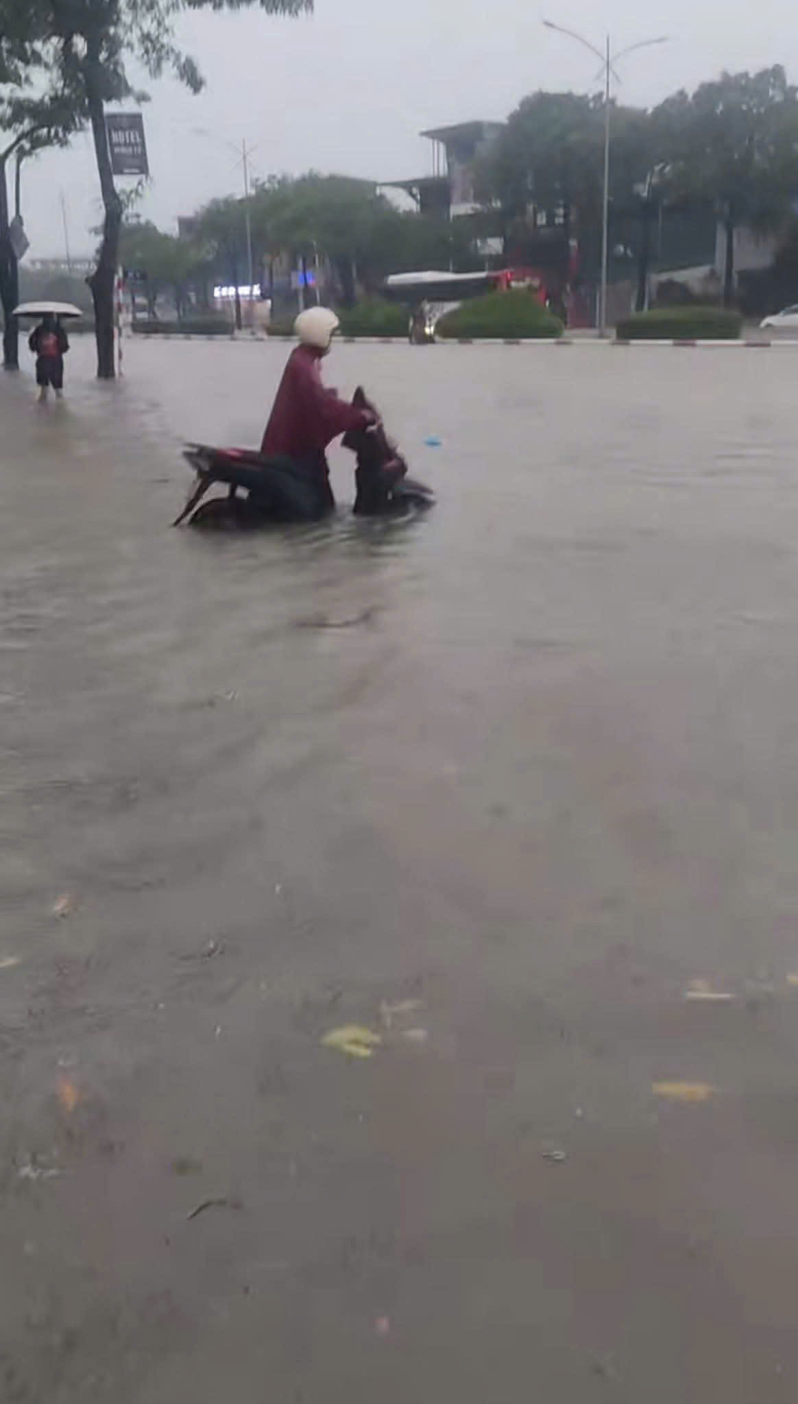 Đường Lê Quang Đạo đoạn gần sân vận động Mỹ Đình Đường Lê Quang Đạo đoạn gần sân vận động Mỹ Đình