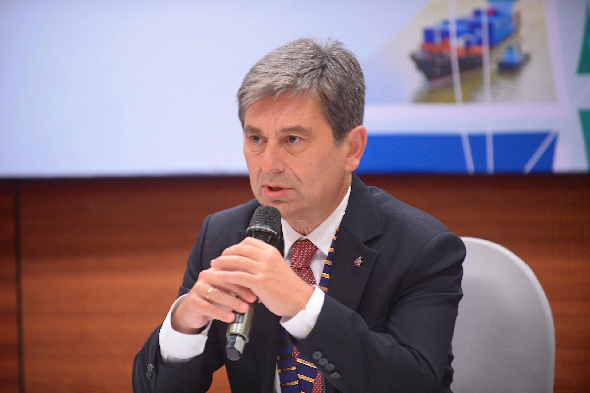 Ông Turgut Erkeskin, Chủ tịch FIATA phát biểu tại họp báo