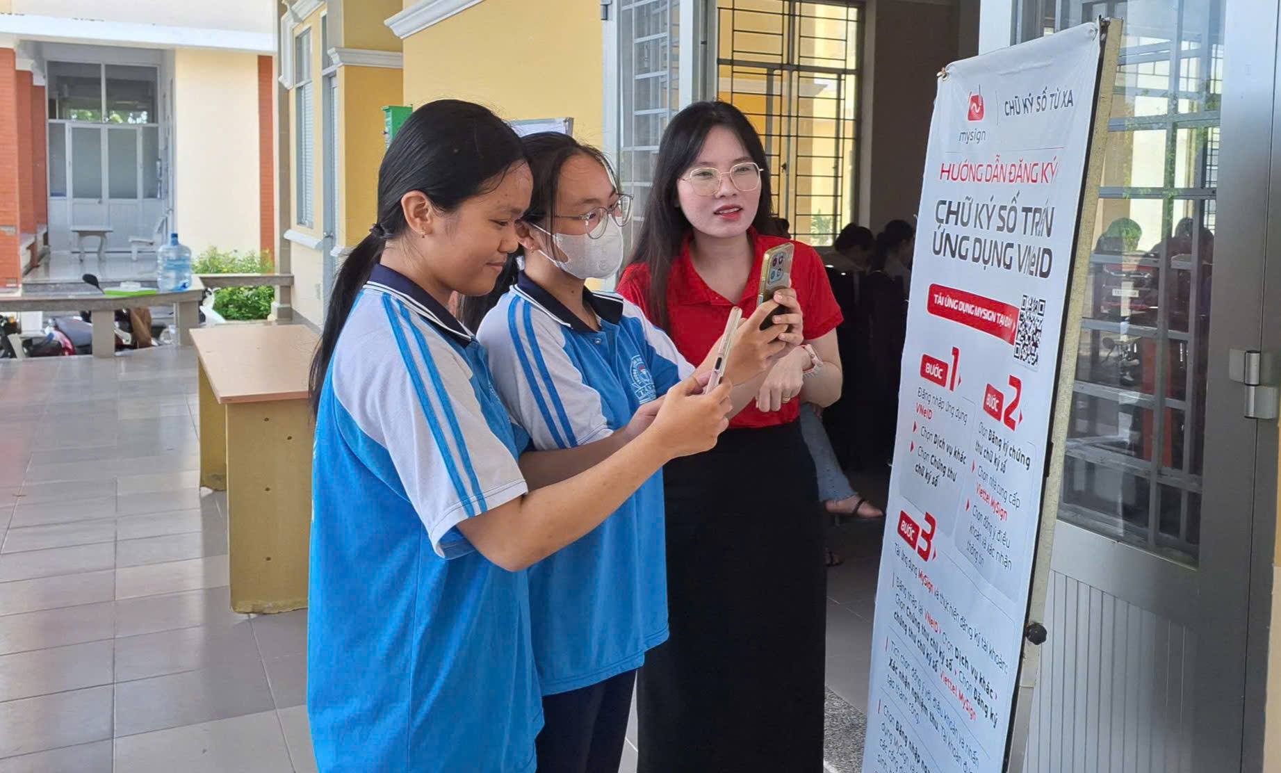 Chuyển đổi số sẽ thúc đẩy phát triển kinh tế số, xã hội số, hướng tới mục tiêu phục vụ người dân và doanh nghiệp ngày càng tốt hơn.