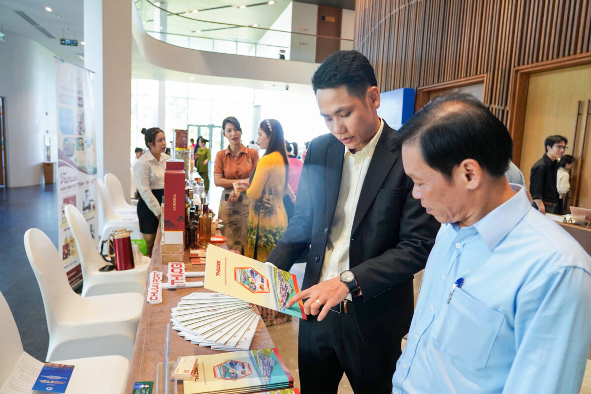 Gian hàng THILOGI giới thiệu dịch vụ logistics trọn gói, thu hút sự quan tâm của nhiều doanh nghiệp