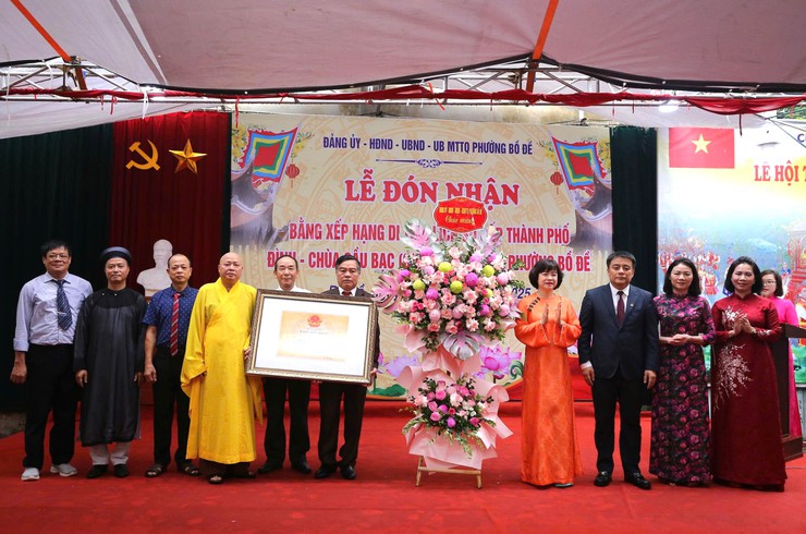 Phường Bồ Đề đón nhận Bằng xếp hạng di tích lịch sử cấp Thành phố đình - chùa Cầu Bạc